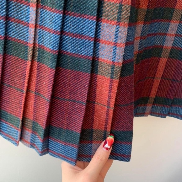 VINTAGE WOOL PLEATED SKIRT 💙♥️ - Picture 4 of 4